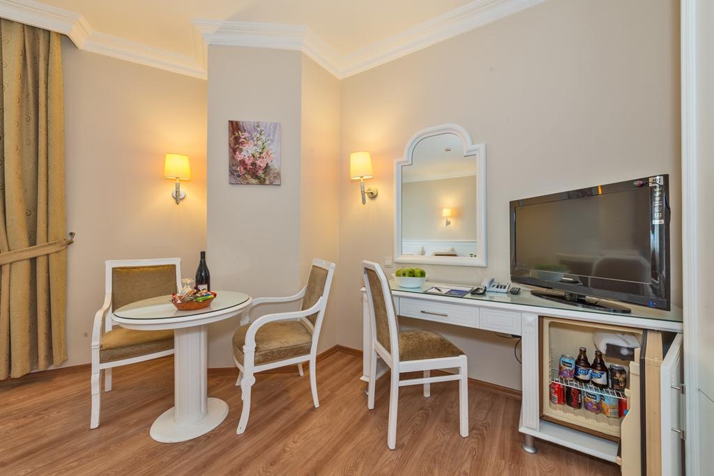 Fuar Hotel Istanbul Bagian luar foto